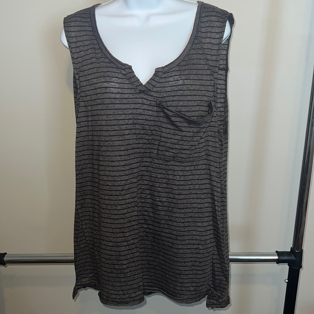 V Slit Front Pocket Striped Tank
